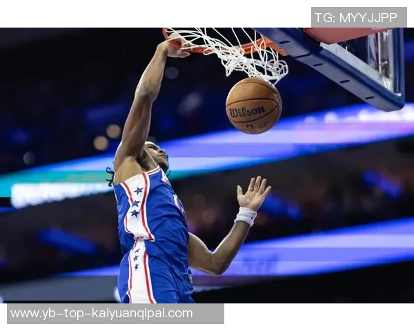 格莱姆斯回应后卫线拥挤问题强调加速比赛节奏提升球队表现