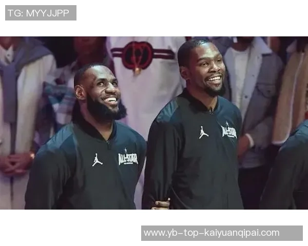 詹姆斯在次轮投票中超越杜兰特升至第八位后者被迫降至第九位 詹姆斯在次轮投票中超越杜兰特升至第八位后者被迫降至第九位